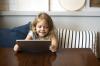 Kā, lai saglabātu bērnu no interneta atkarības: 5 padomi vecākiem