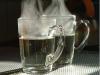 Kāpēc tas ir lietderīgi dzert no rīta tukšā dūšā nav glāze auksto un karsto ūdeni