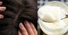 Kā izmantot kokosriekstu eļļu, lai novērstu matu problēmām