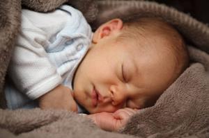 5 situācijas, kad jūs nevarat iztikt bez palīdzību konsultants par bērnu miegu