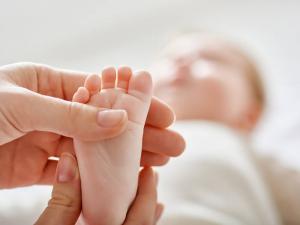 Masāža pirkstiem attīstībai runas un domājot par bērna