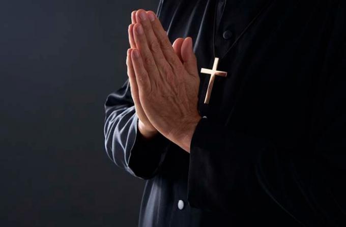 Demons netuvoties ja lūgšanas, atzīšanās un kopība (foto avots: Shutterstock.com)