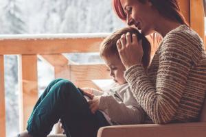 Pieci veidi, kā mamma var palikt mierīga, kad bērni izkūp