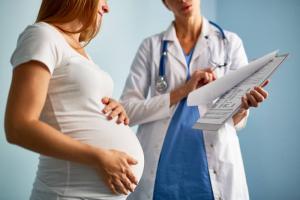 Olbaltumvielu urīnā grūtniecības laikā: cēloņi, ārstēšana un profilakse