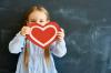 Konkursi un spēles bērniem Valentīndienai skolā: 5 jautras idejas