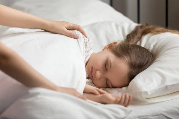 Kā likt bērnam gulēt: Top 5 Pierādīta veidus