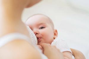 5 prieki, kā novērst sāpes krūtsgalos zīdīšanas laikā