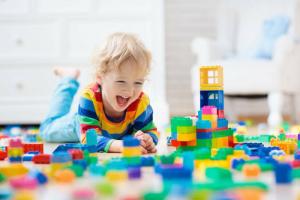 5 pamatnoteikumi rotaļlietu iegādei bērniem