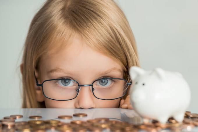 Kā apmācīt bērna finansiālo prasmi: 17 padomi