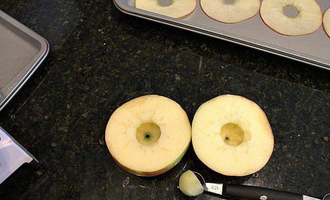 Apple čipsi - ābolu čipsi